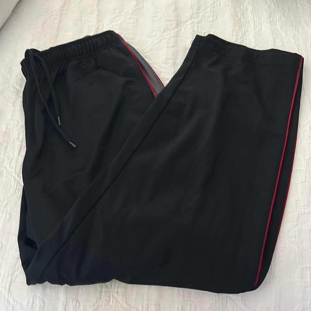 Men’s joggers
- Soft fleece inside 
- Worn, can see in close up pictures